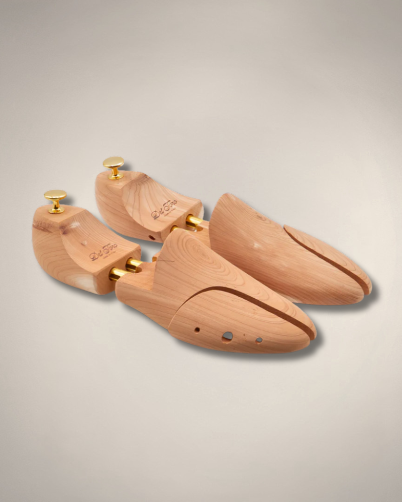 adjustable cedar shoe tree with del toro branding & metal hardware